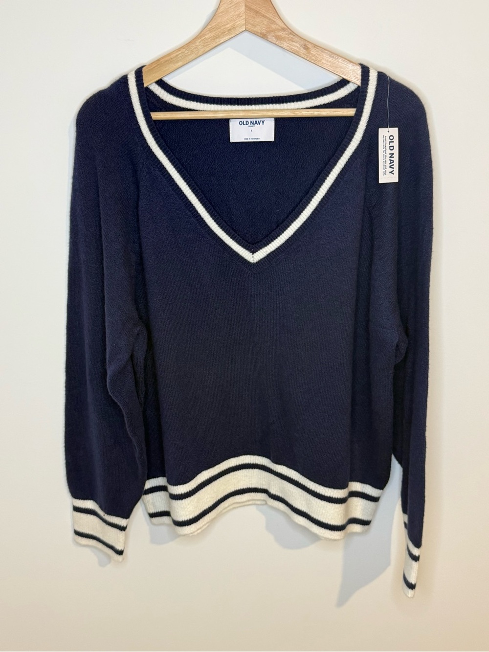 Old Navy NWT Navy V-Neck Sweater with White Stripe Trim | L